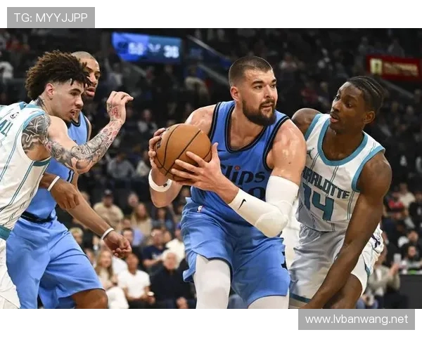 以鲍威尔爆发为引领豪取四连胜近四战场均27分统治赛场 以鲍威尔爆发为引领豪取四连胜近四战场均27分统治赛场